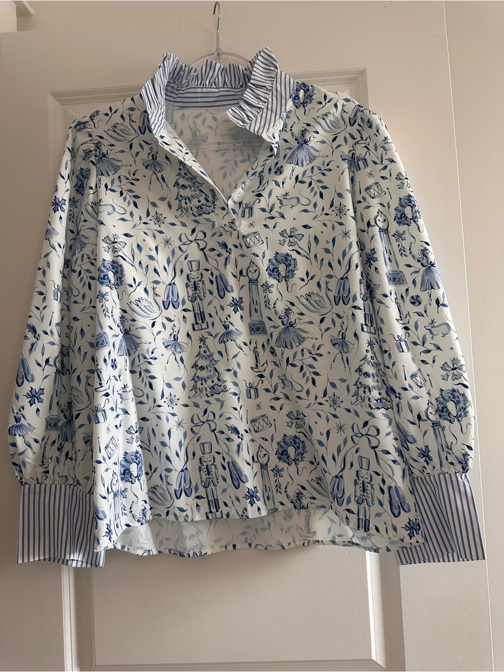 Christmas Nutcracker Toile Print Blouse Blue White Holiday Collard Long Sleeve